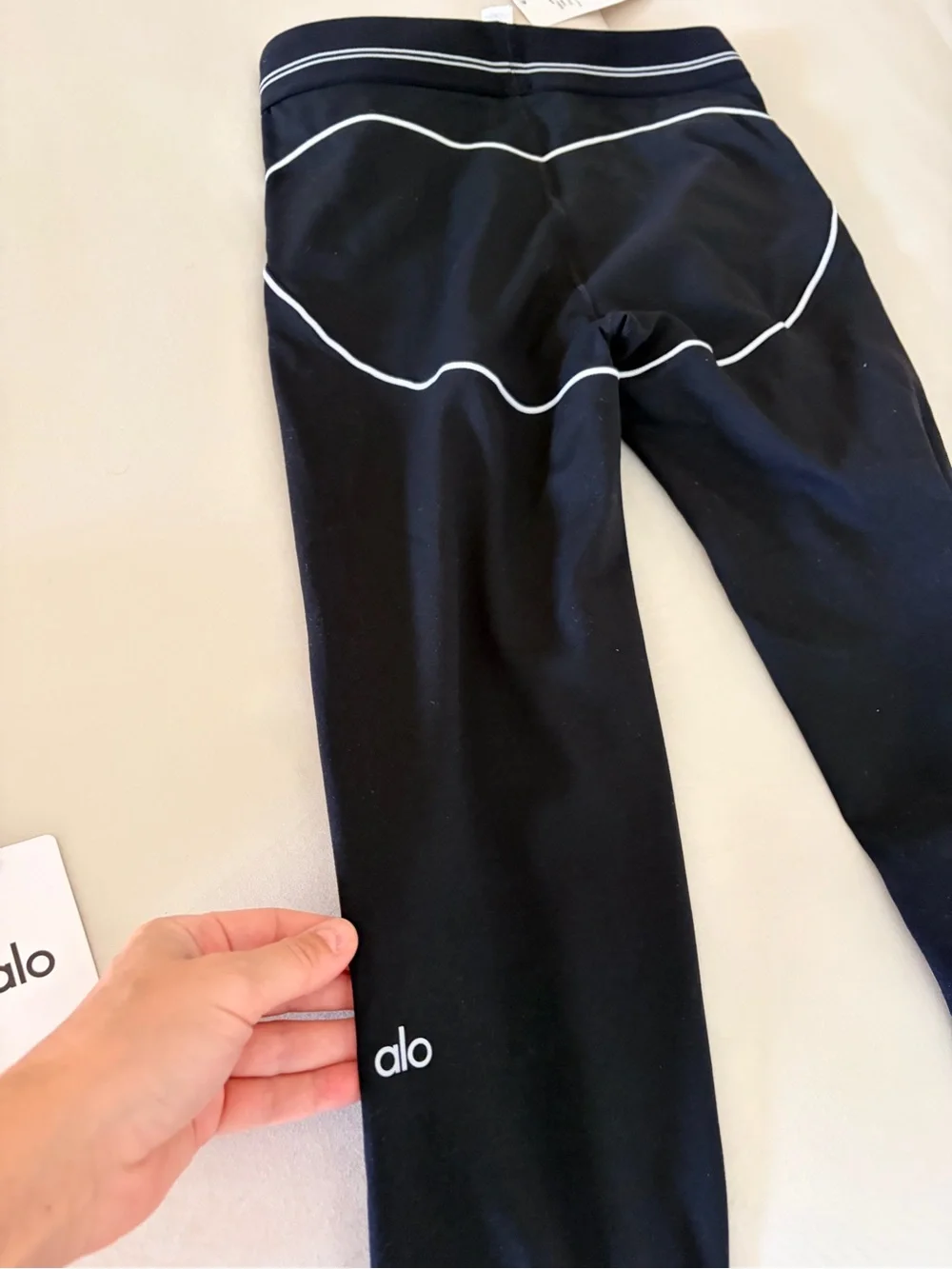 ALO Yoga sleek alo